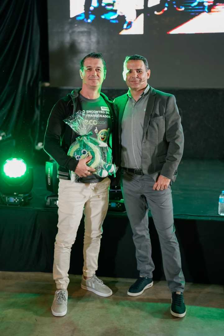 Franqueado Ecodecor em treinamento